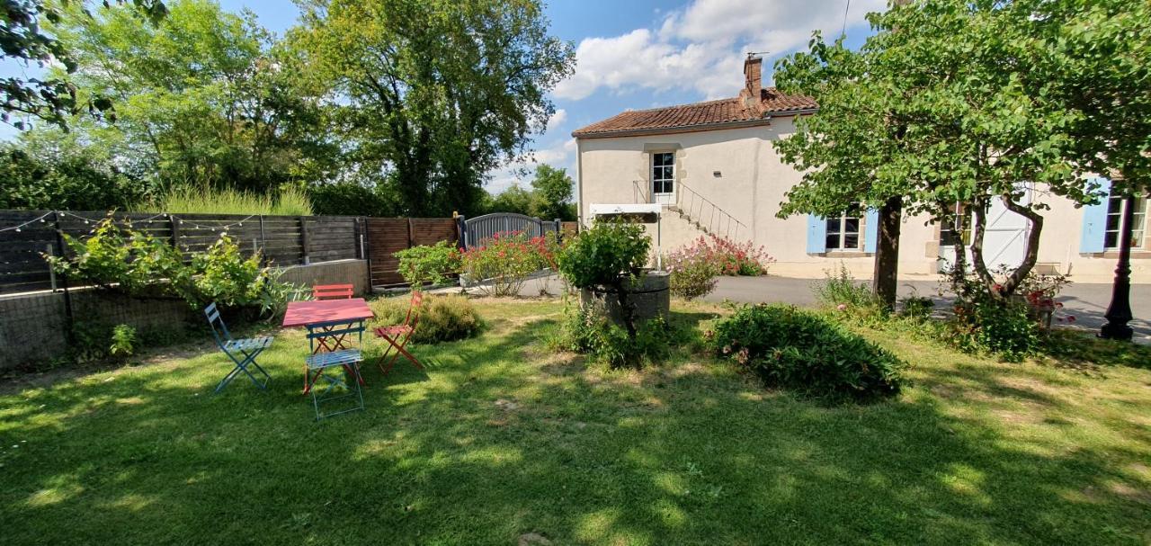 Ferienwohnung Le Studio De Rochavelle Chiché Exterior foto